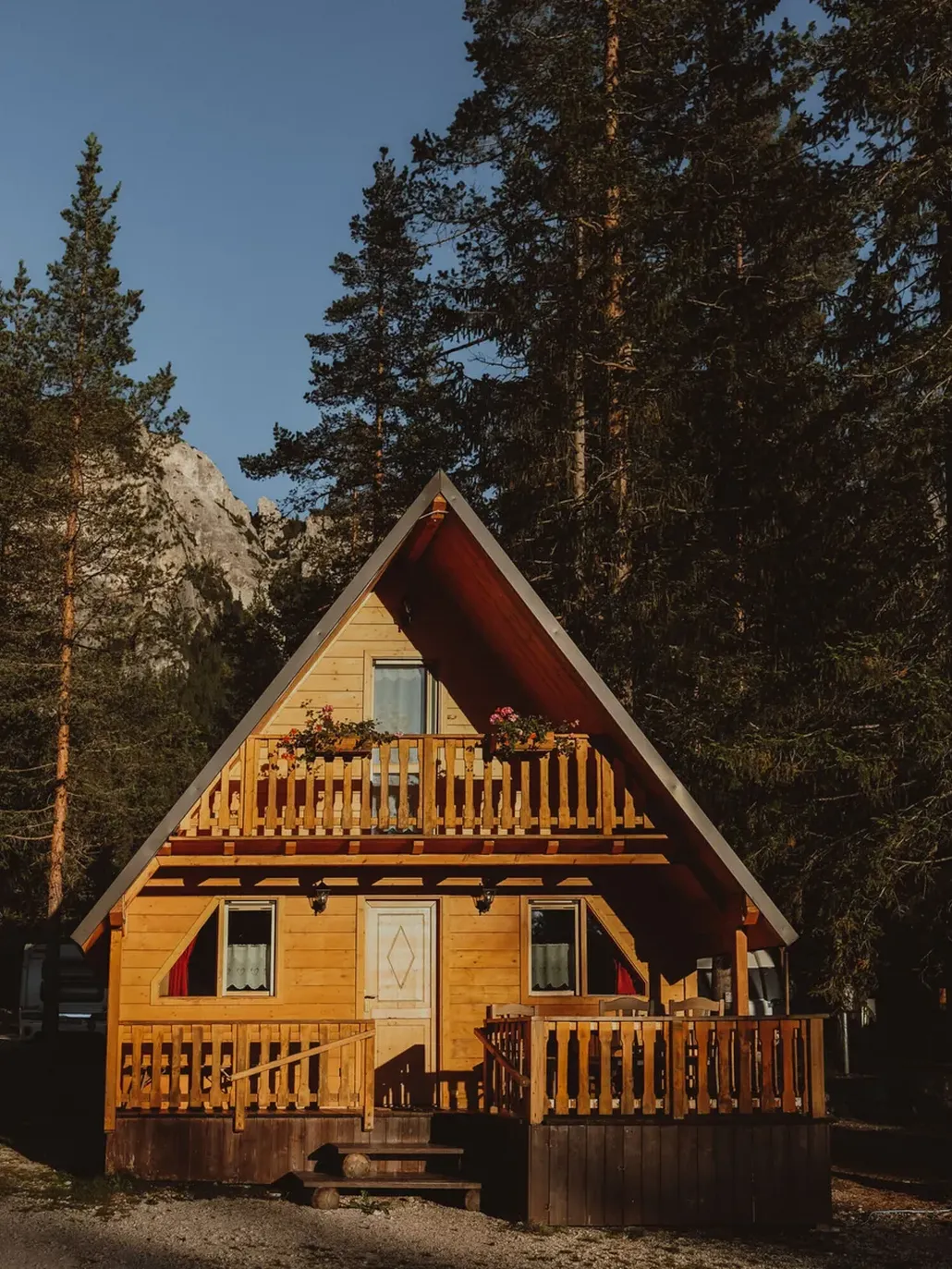 Lodge - ©Aljia Copyright